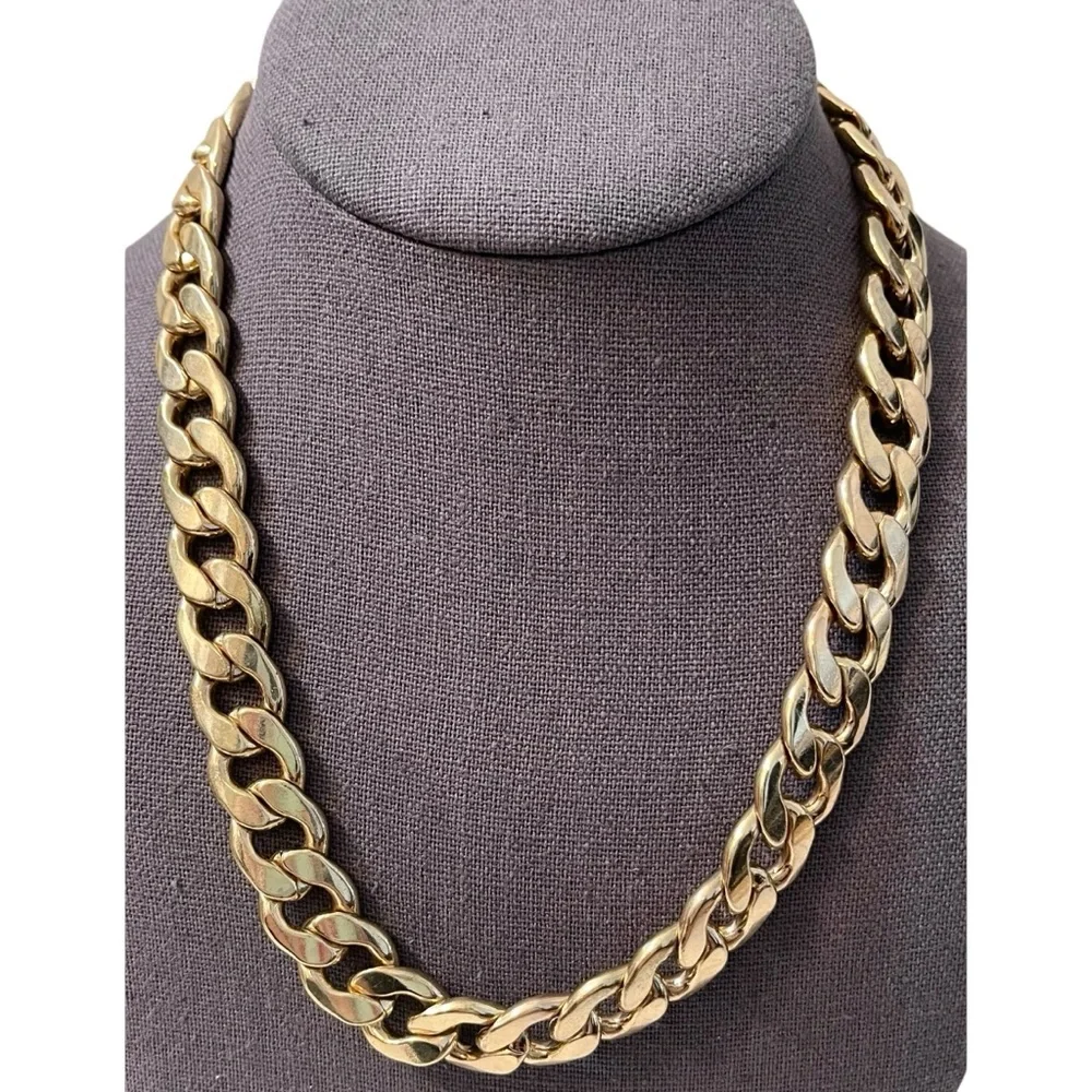 🎉HP! ❤️ Vintage Flat Cuban Chain Gold Tone Necklace